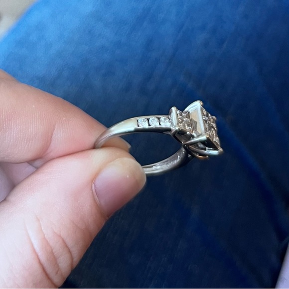 Diamond Engagement Ring (Size 8) Princess Cut White Gold Michael Hill - Picture 5 of 7